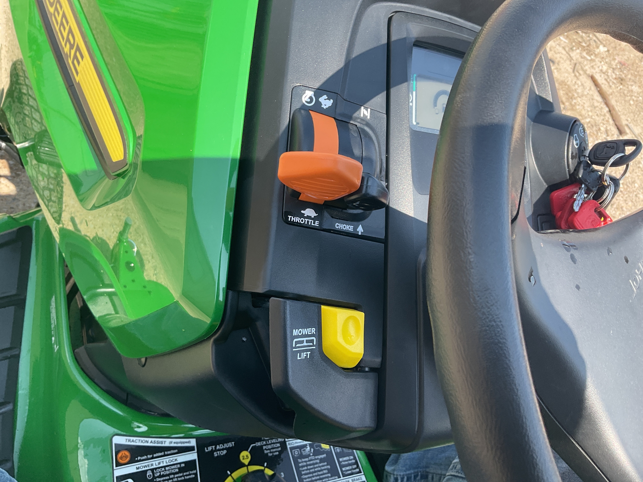 2024 John Deere X380 Image 9