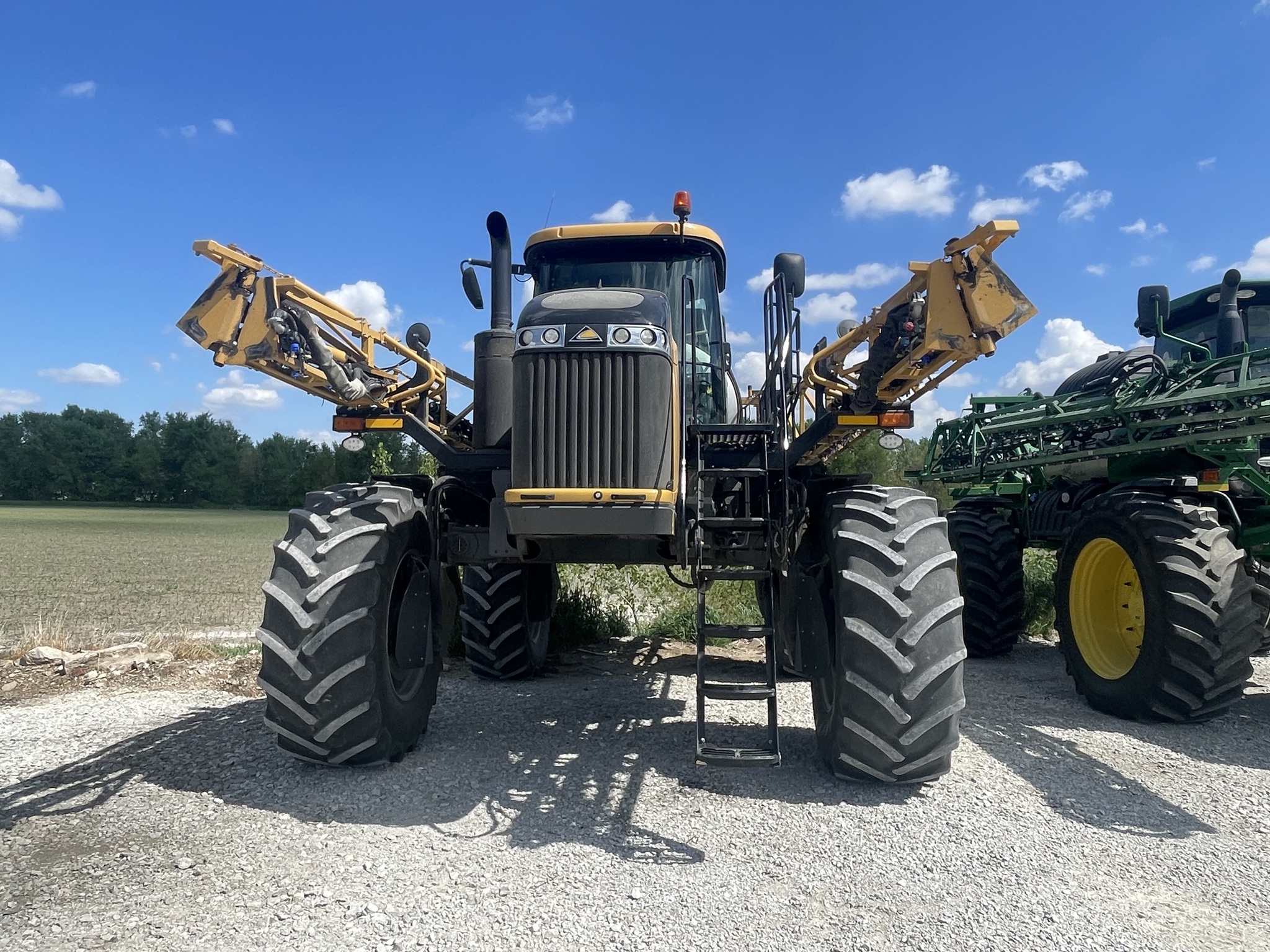 2021 RoGator RG1300C Image 5