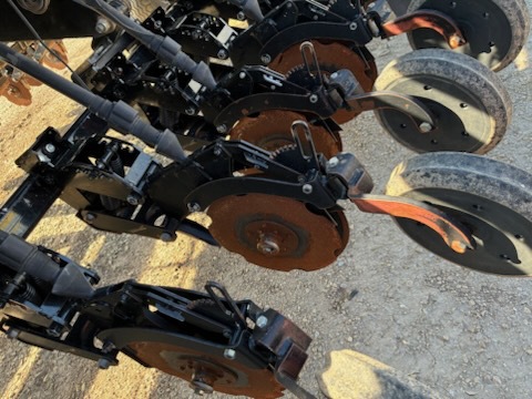 2015 Crustbuster 4750 Image 3