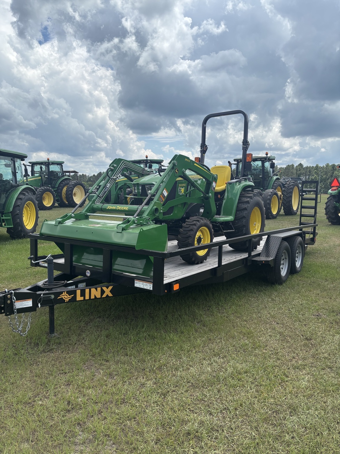 2025 John Deere 3025E Image 1