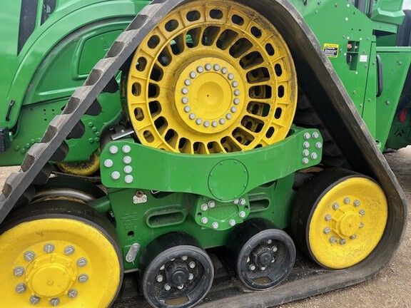 Used 2024 John Deere 9RX 590 Track Tractors at Horizon Ag & Turf in Lloydminster, AB - Photo19