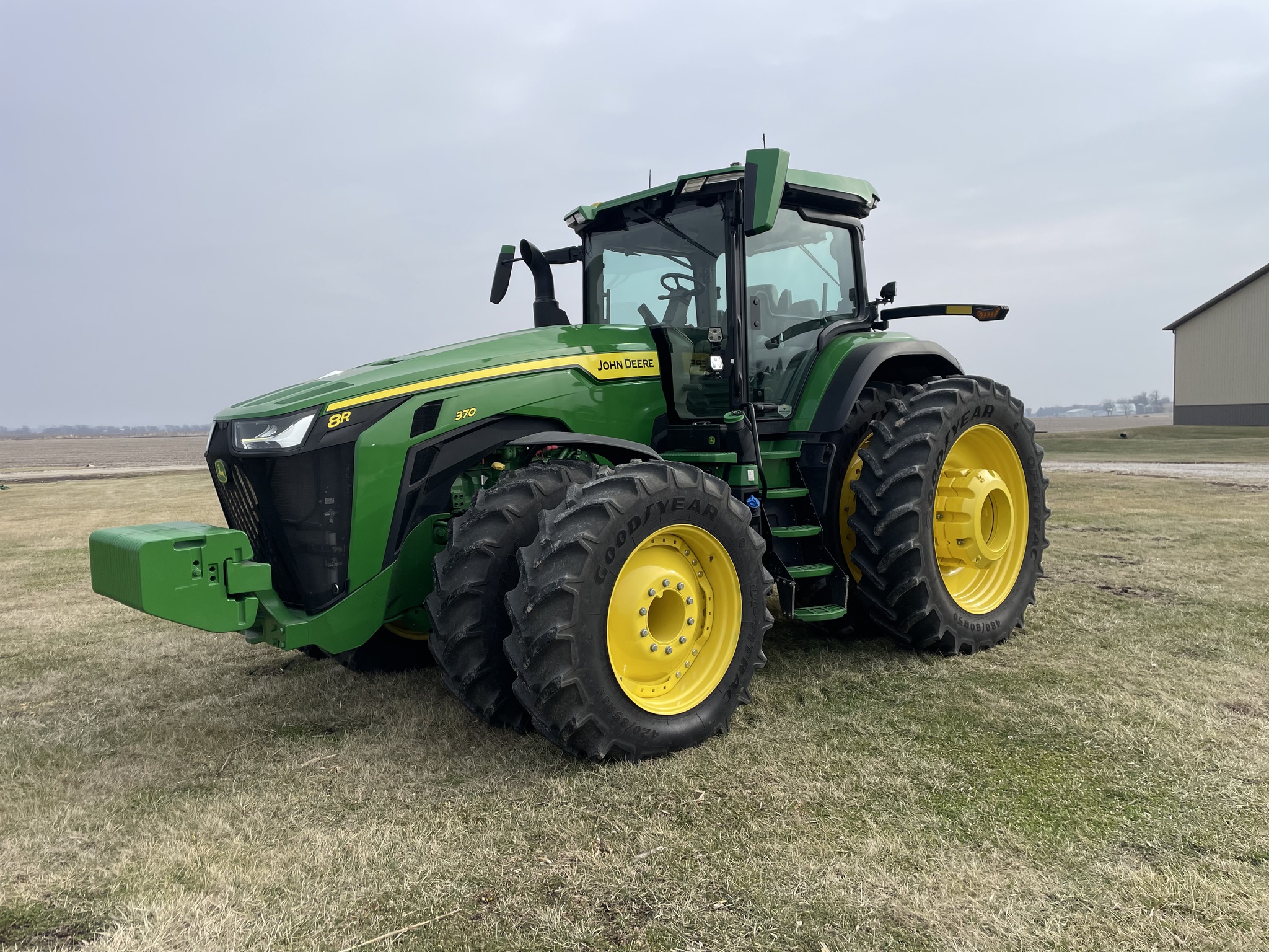  2023 John Deere 8R 370 at Heritage Tractor in Geneseo, IL