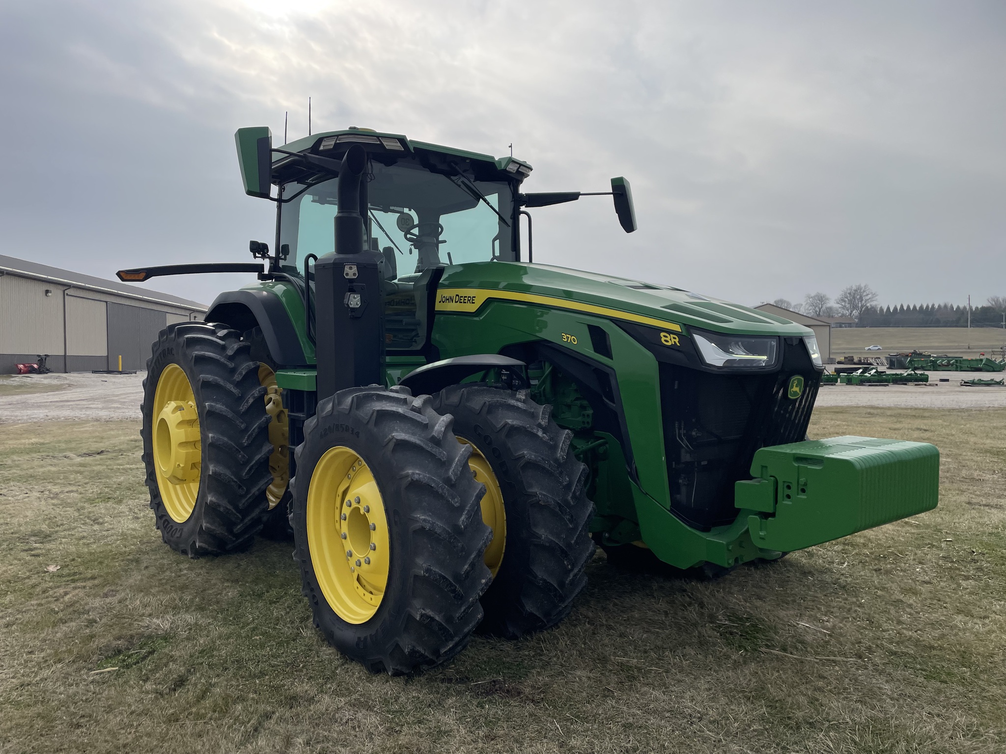  2023 John Deere 8R 370 at Heritage Tractor in Geneseo, IL