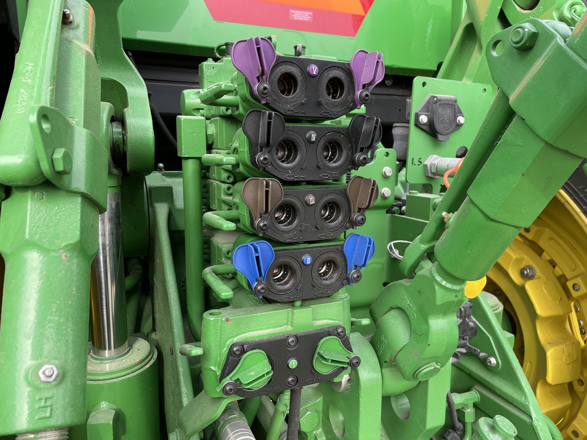  2023 John Deere 8R 370 at Heritage Tractor in Geneseo, IL