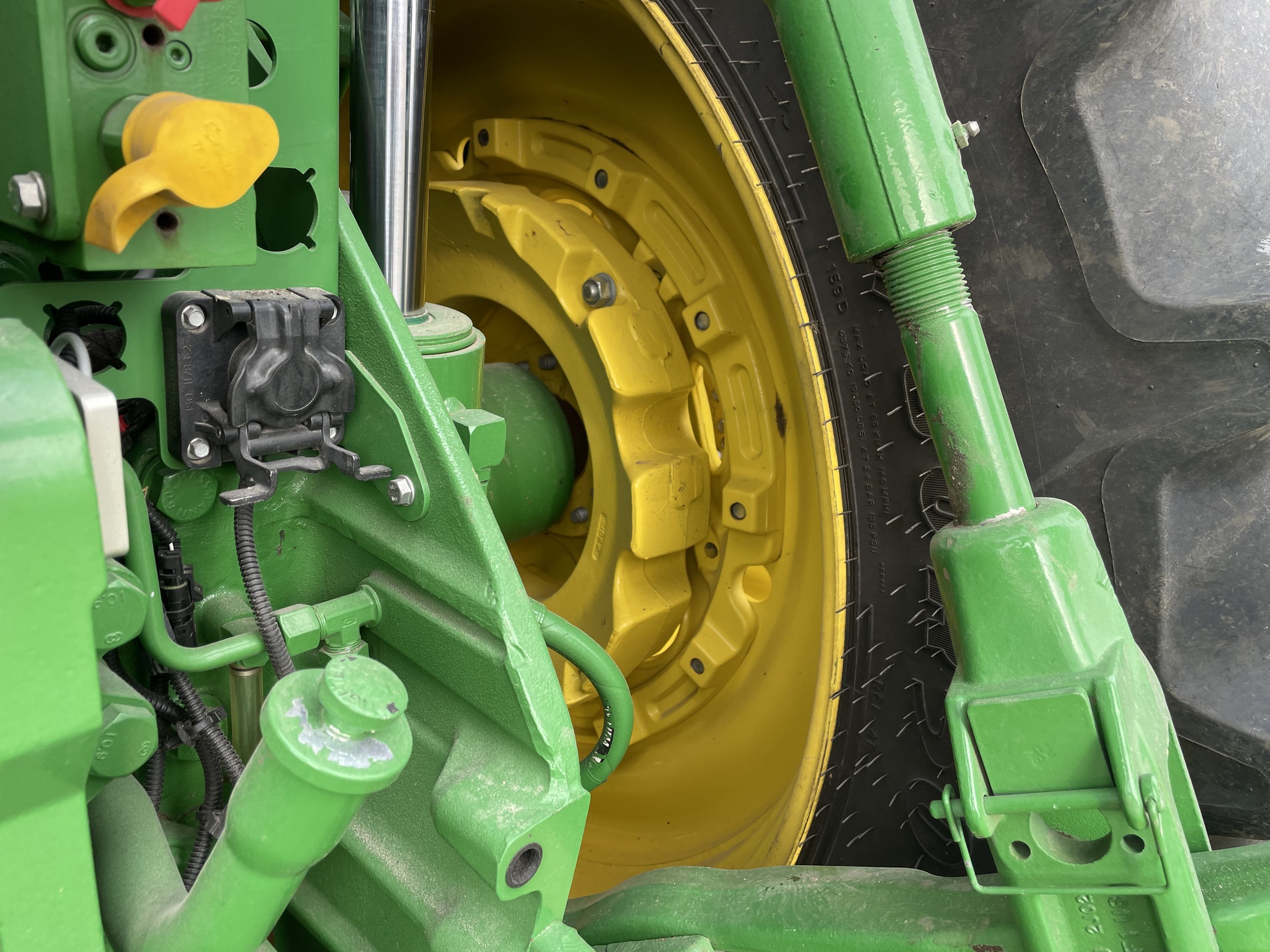  2023 John Deere 8R 370 at Heritage Tractor in Geneseo, IL