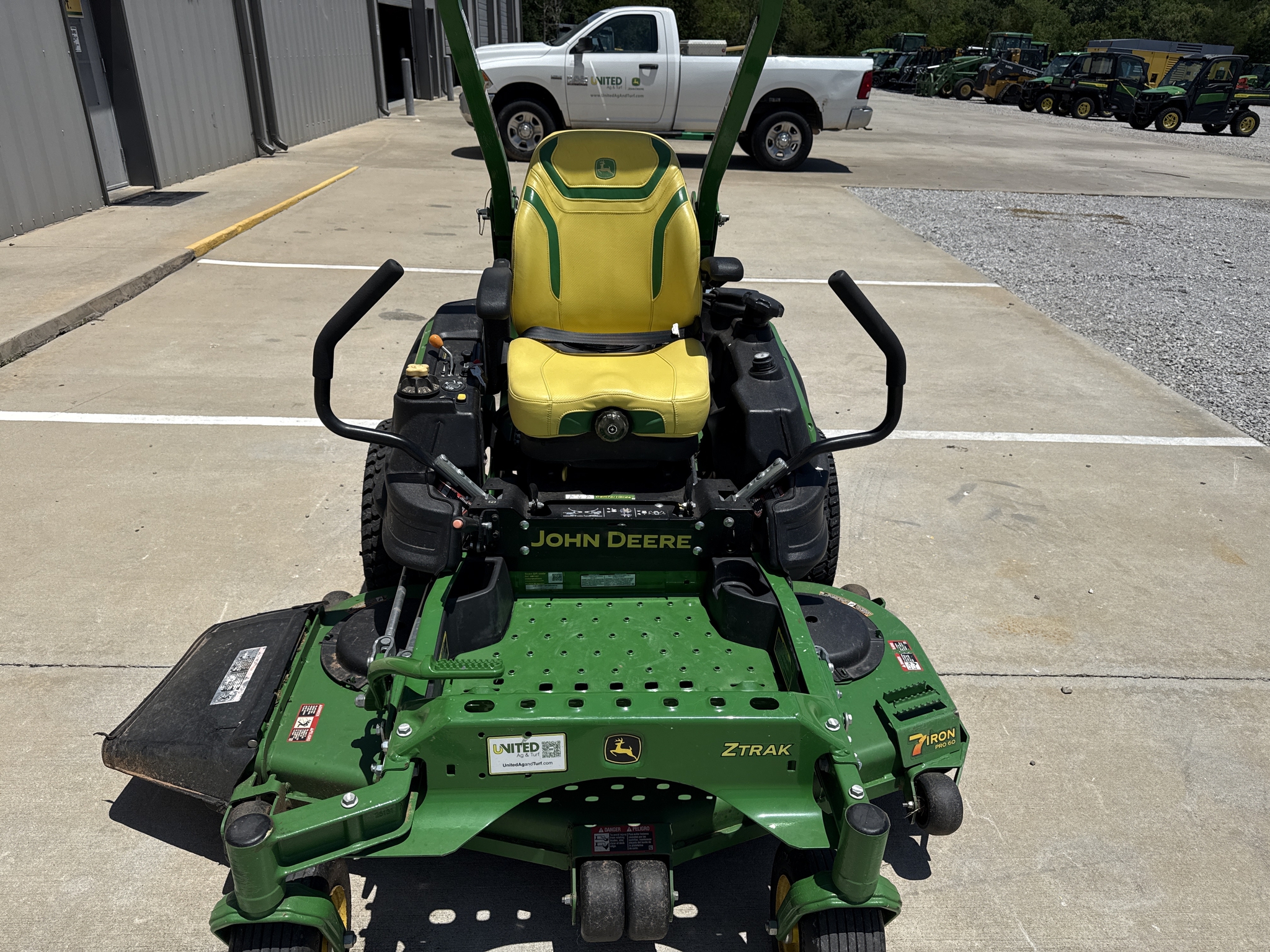 2023 John Deere Z930M Image 4
