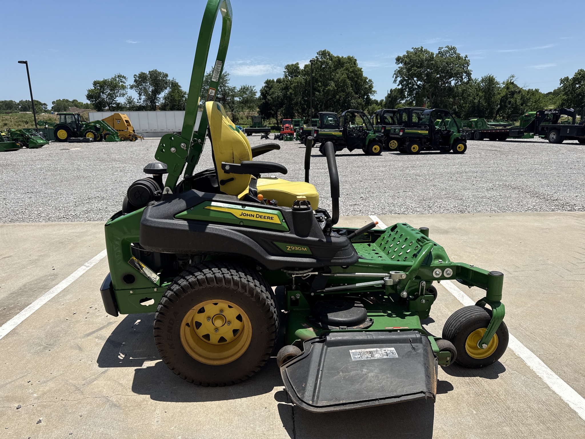 2023 John Deere Z930M Image 7