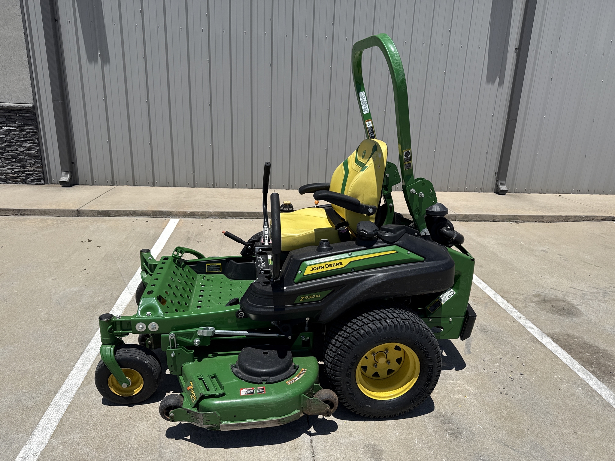 2023 John Deere Z930M Image 2