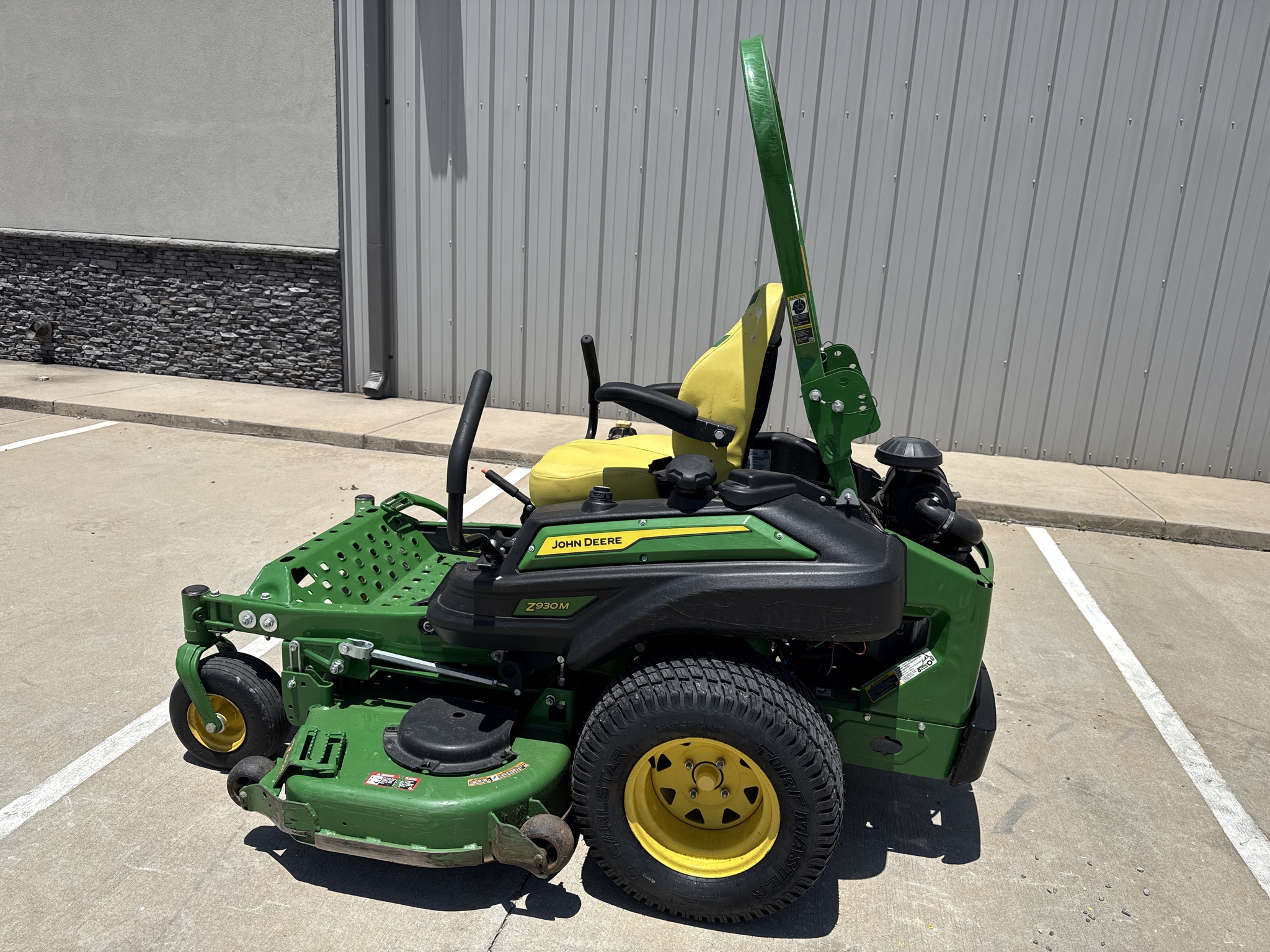 2023 John Deere Z930M Image 15