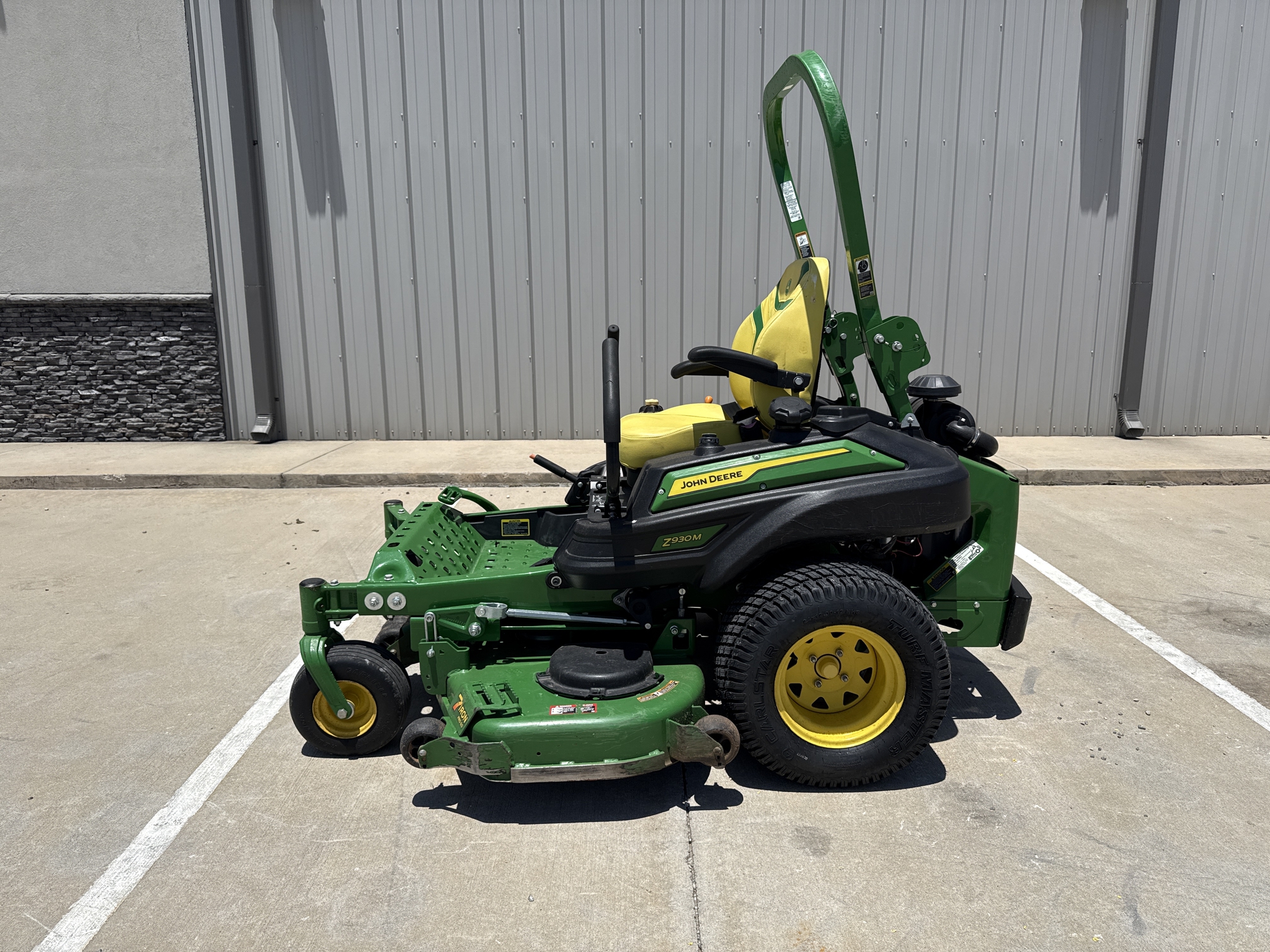 2023 John Deere Z930M Image 1