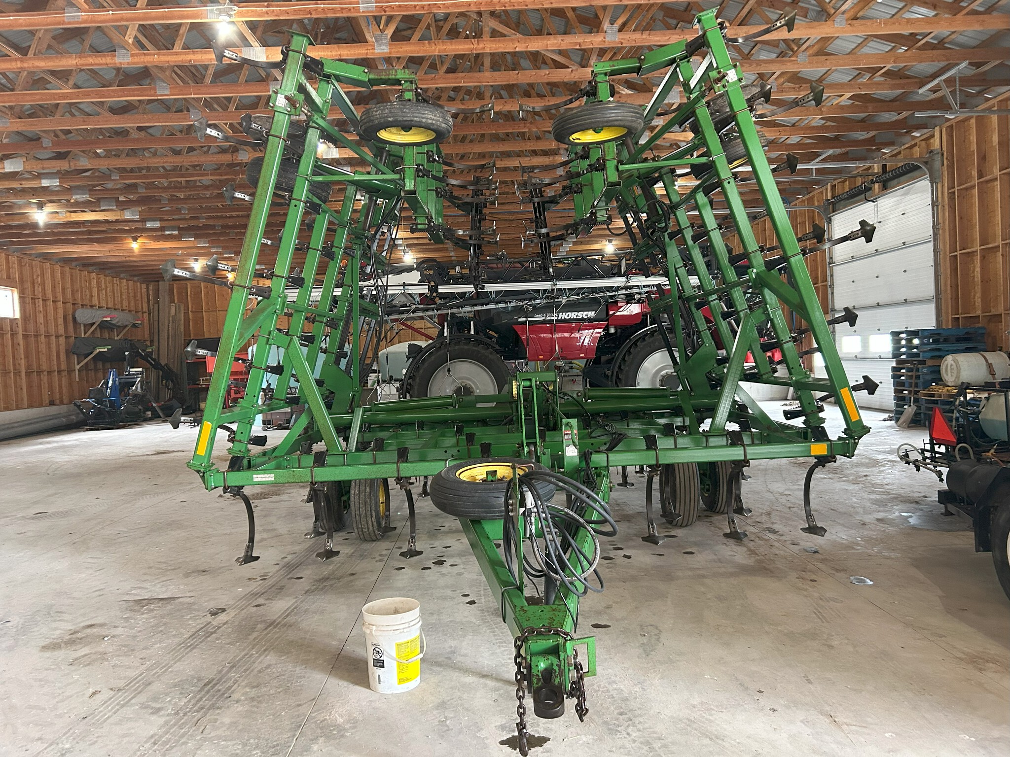 1997 John Deere 980 Image 2