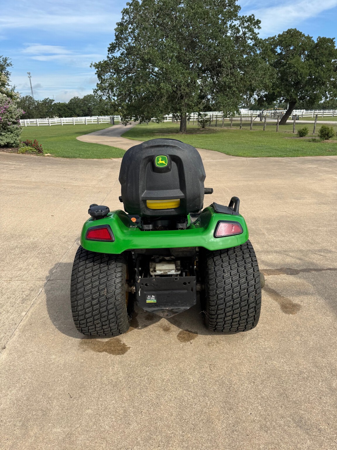 2019 John Deere X570 Image 5