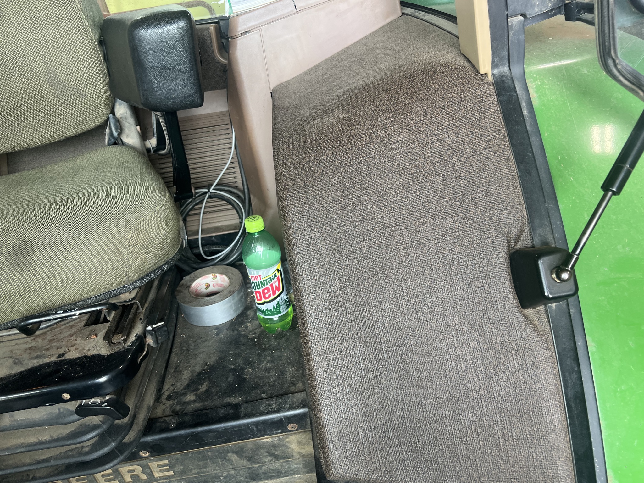 1993 John Deere 7400 Image 8