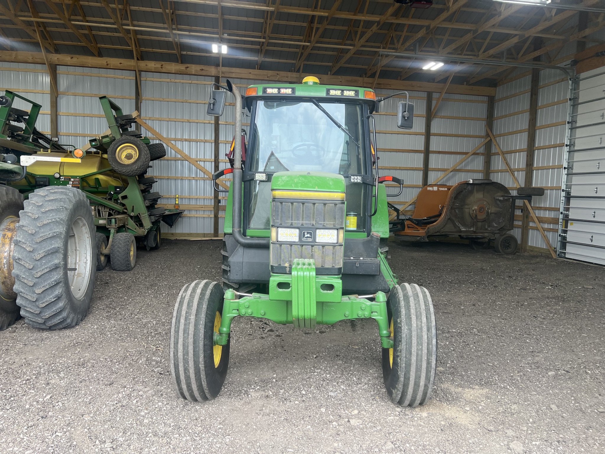 1993 John Deere 7400 Image 2