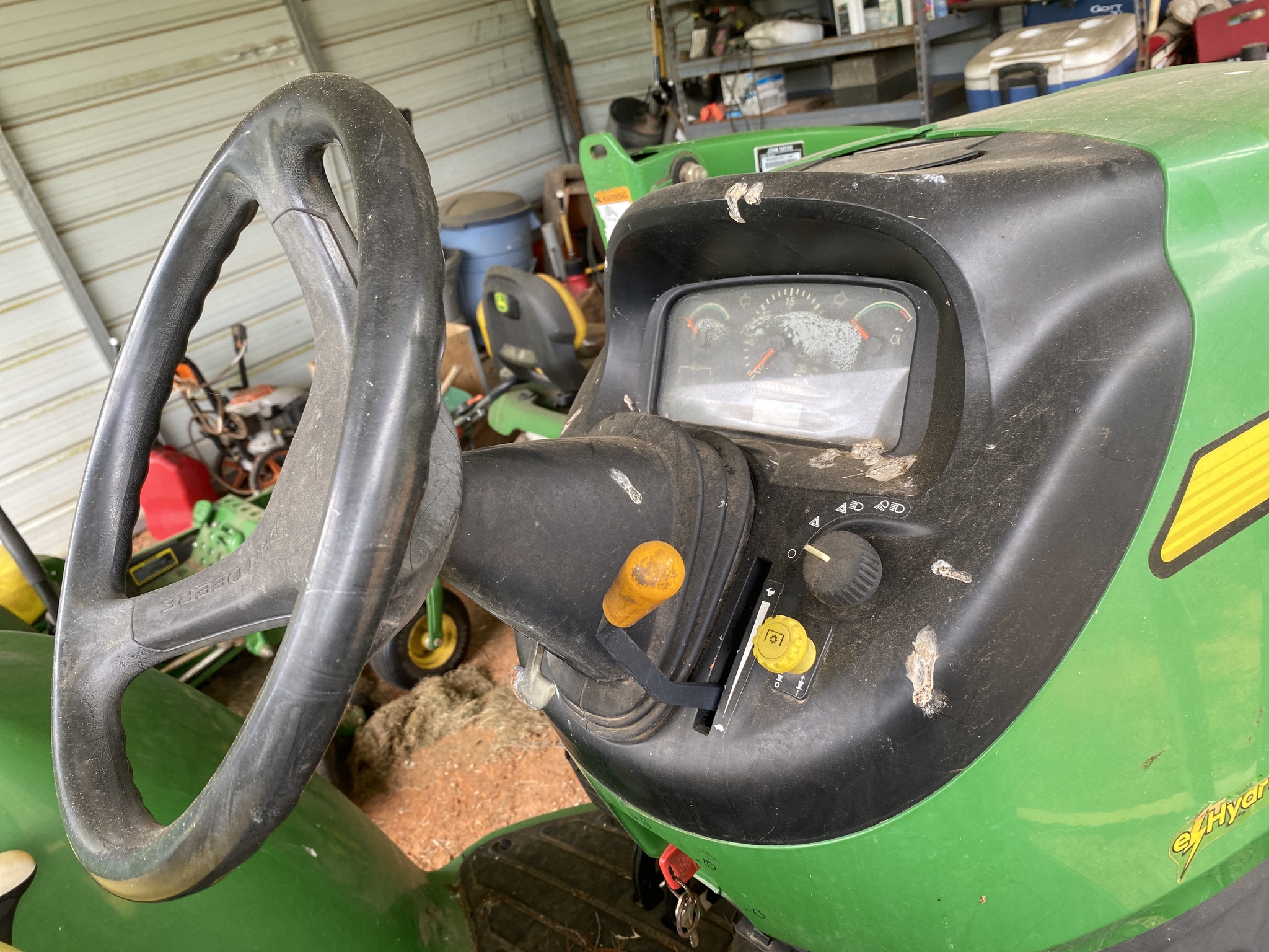 2007 John Deere 4120 Image 10