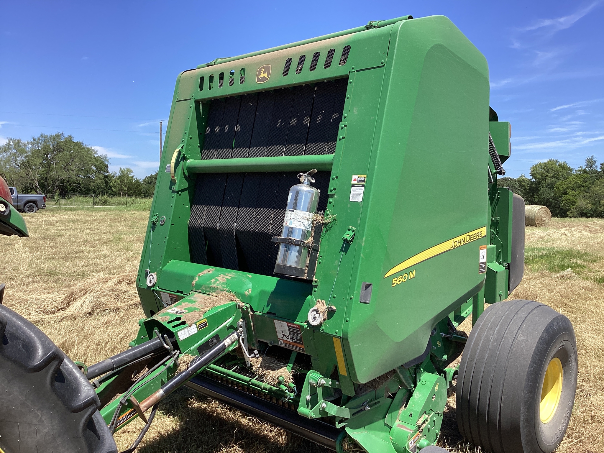 2019 John Deere 560M Image 3