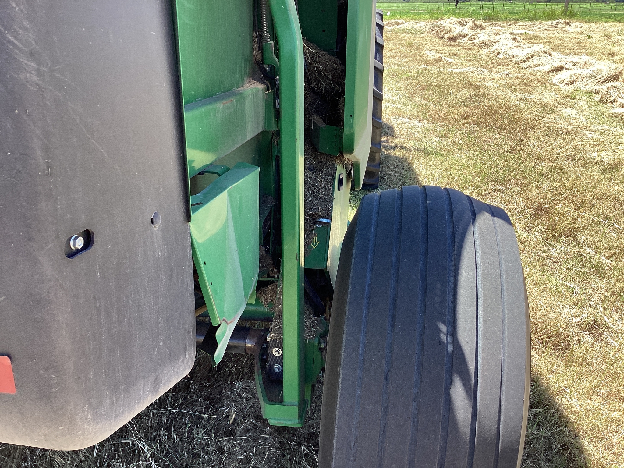 2019 John Deere 560M Image 16