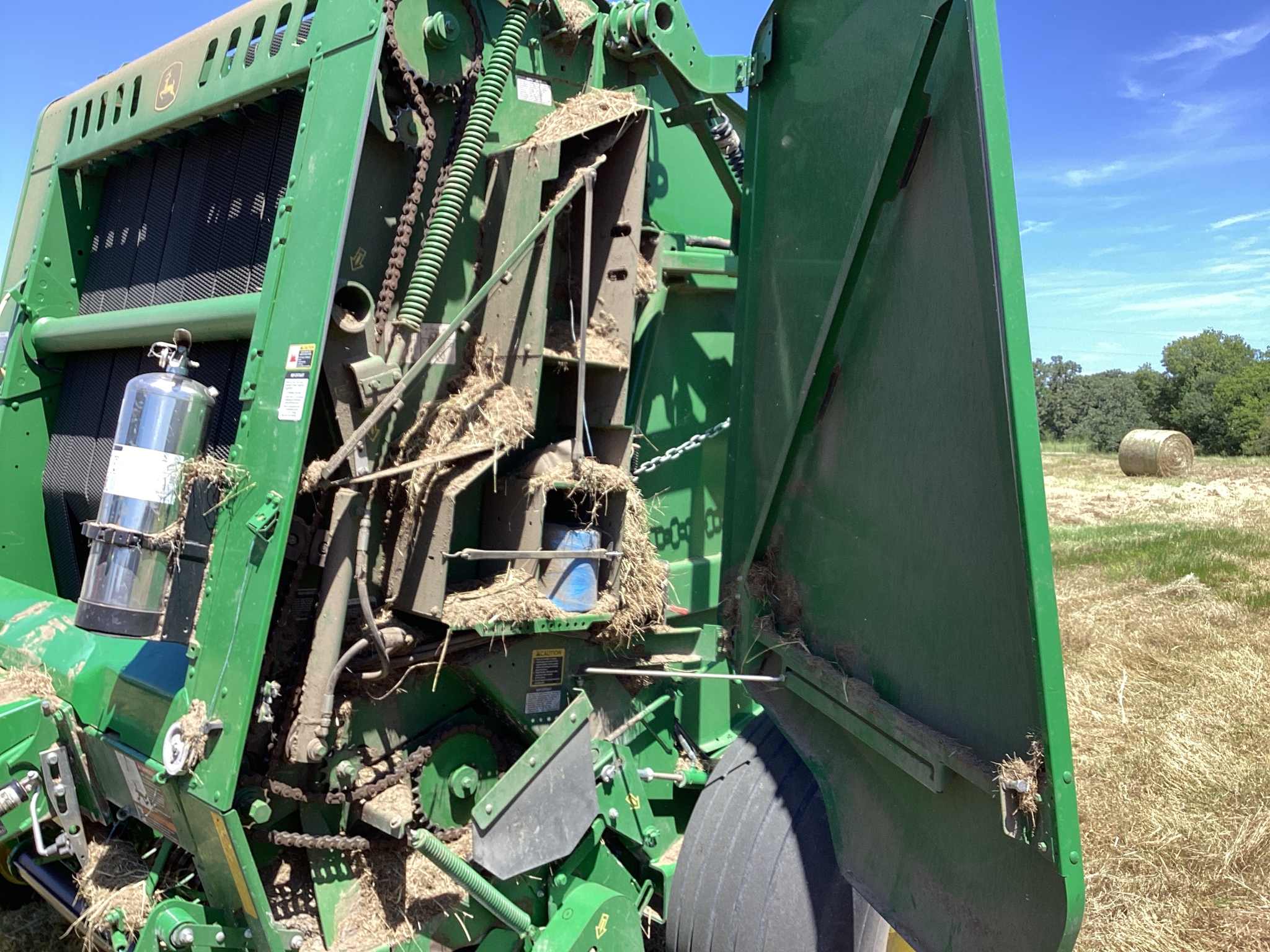 2019 John Deere 560M Image 10