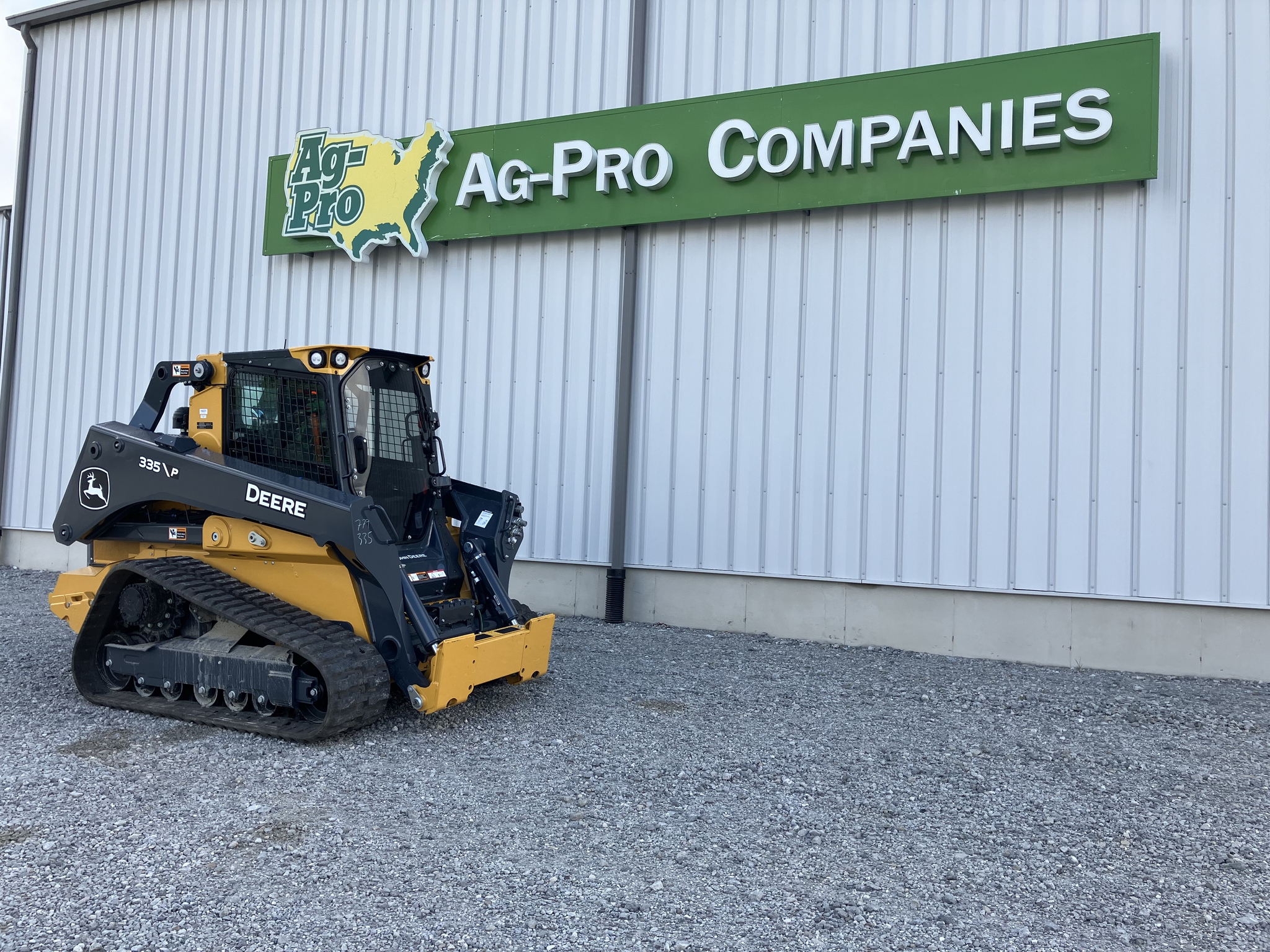 2025 John Deere 335 P Image 2