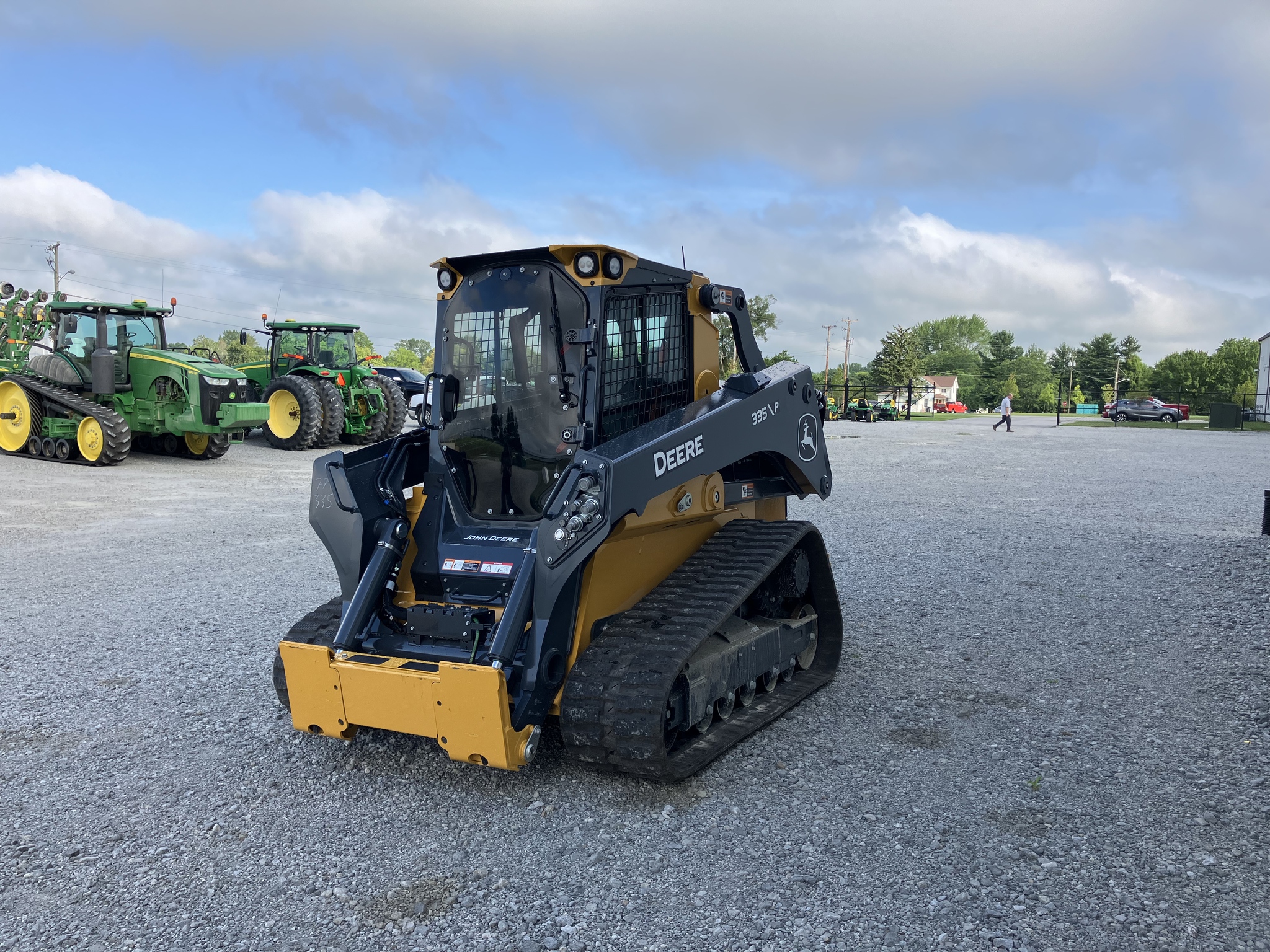 2025 John Deere 335 P Image 4