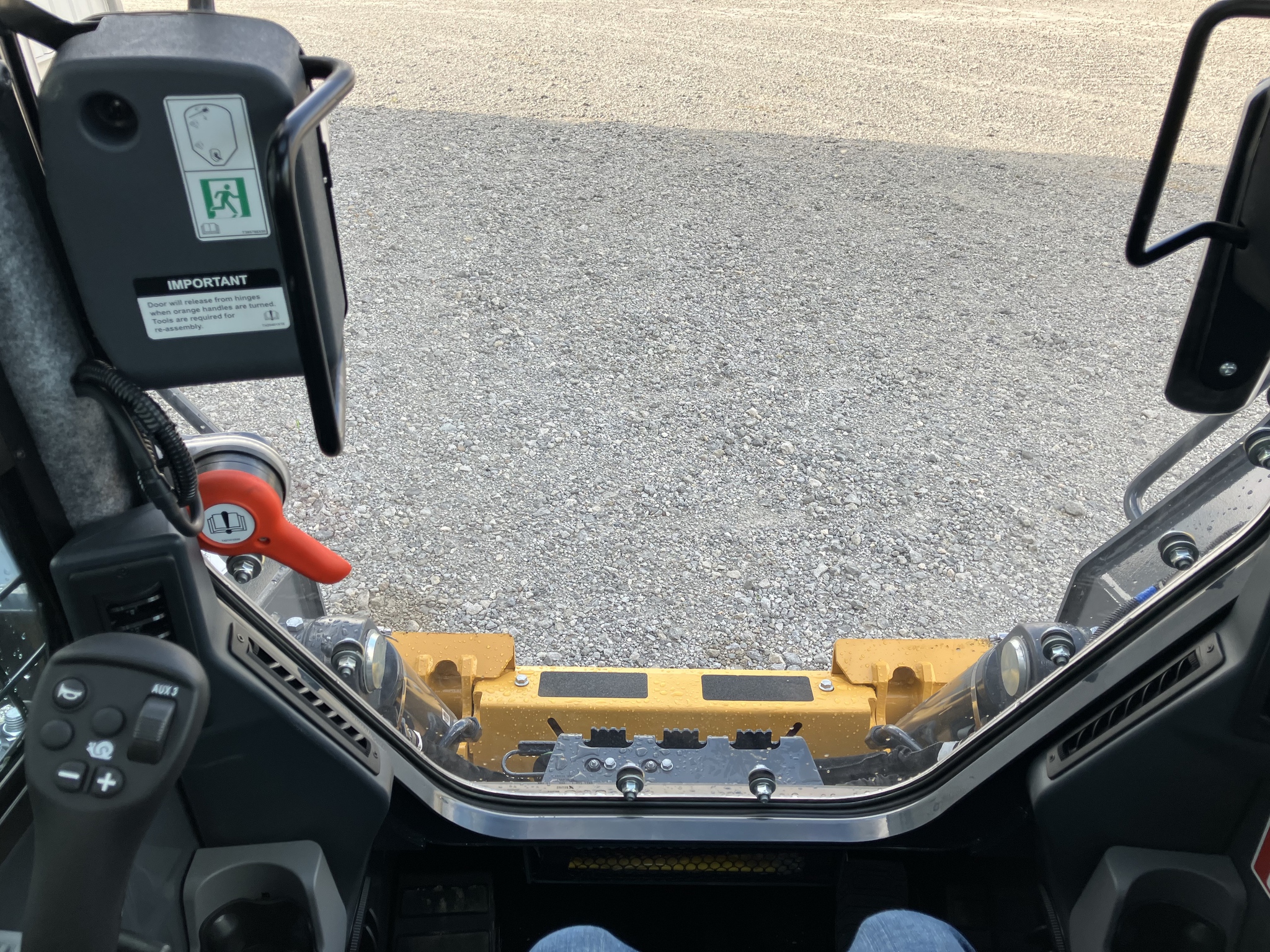 2025 John Deere 335 P Image 18