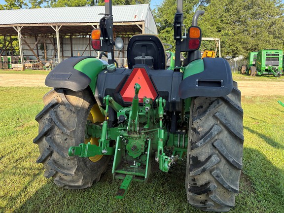 2021 John Deere 5065E Photo 6