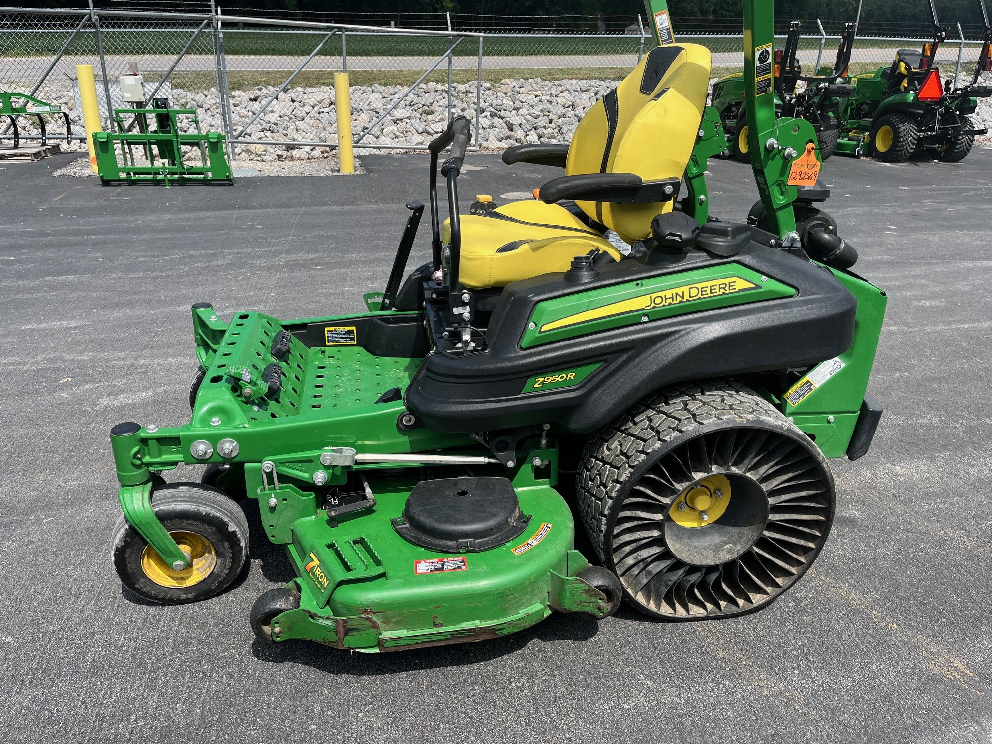 2021 John Deere Z950R Image 1
