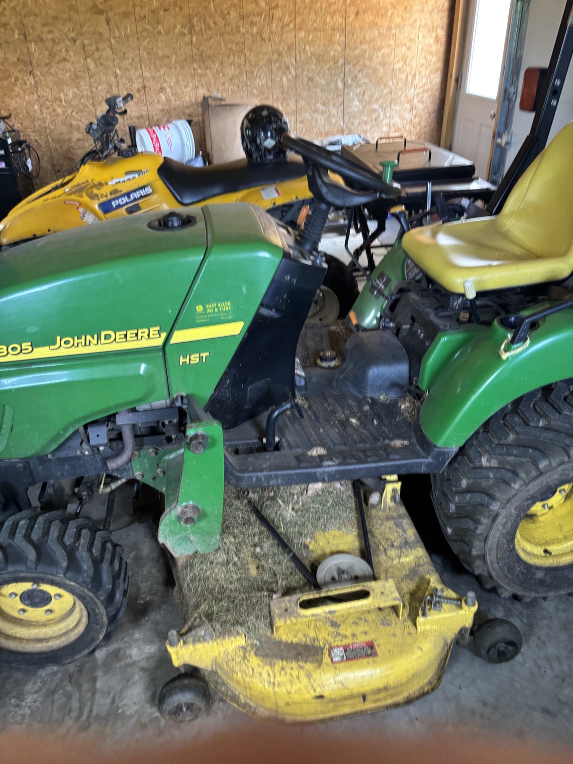 2006 John Deere 2305 Image 2