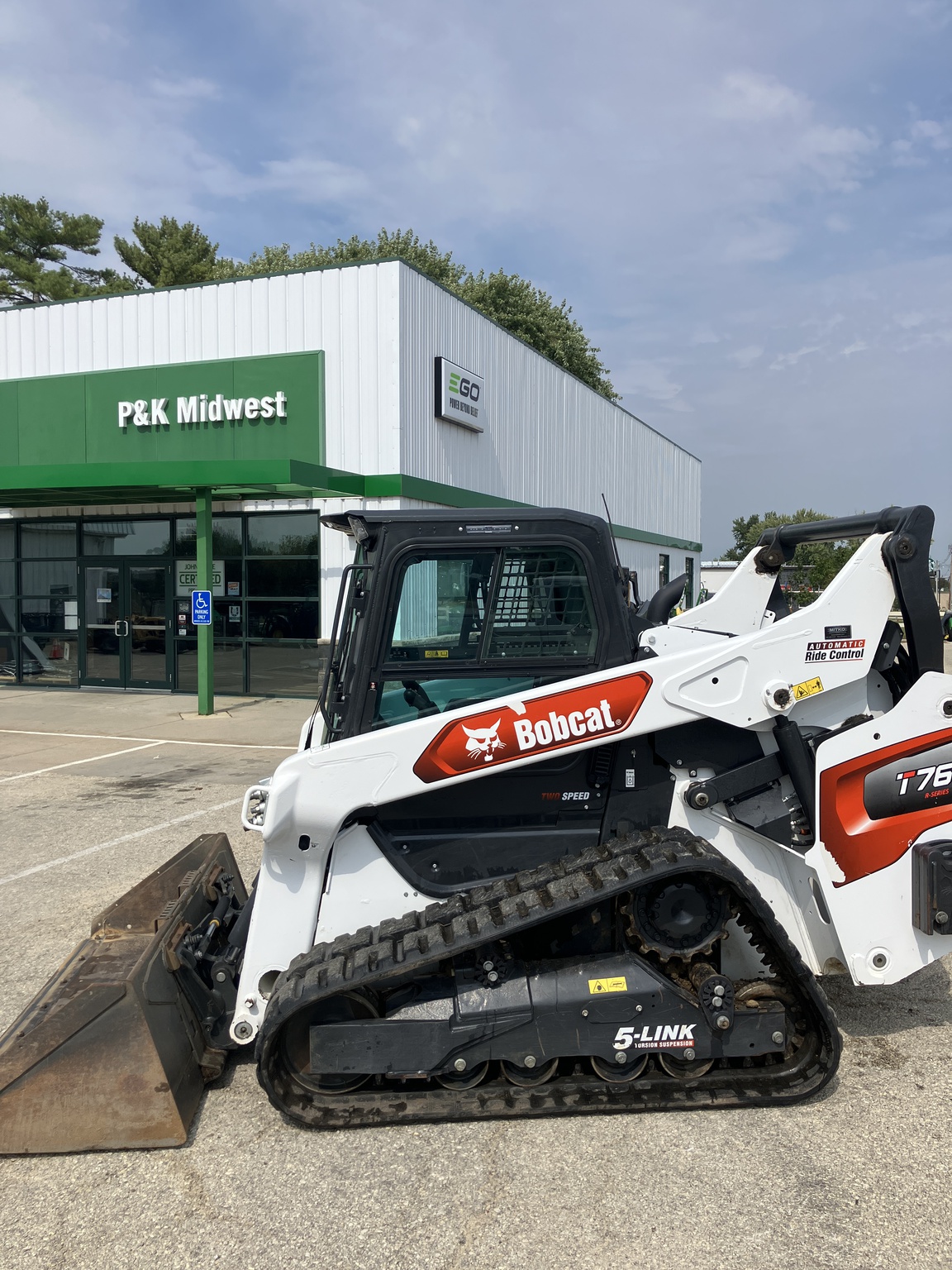 2022 Bobcat T76 Image 2