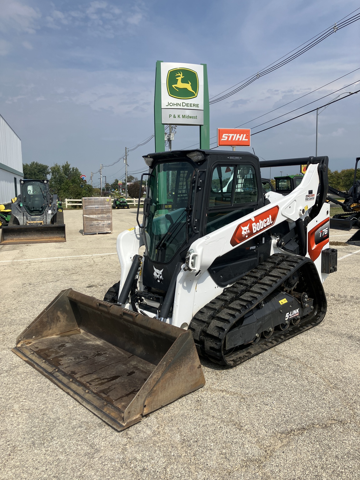 2022 Bobcat T76 Image 1