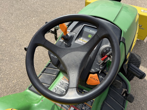 2013 John Deere X320 - Photo17