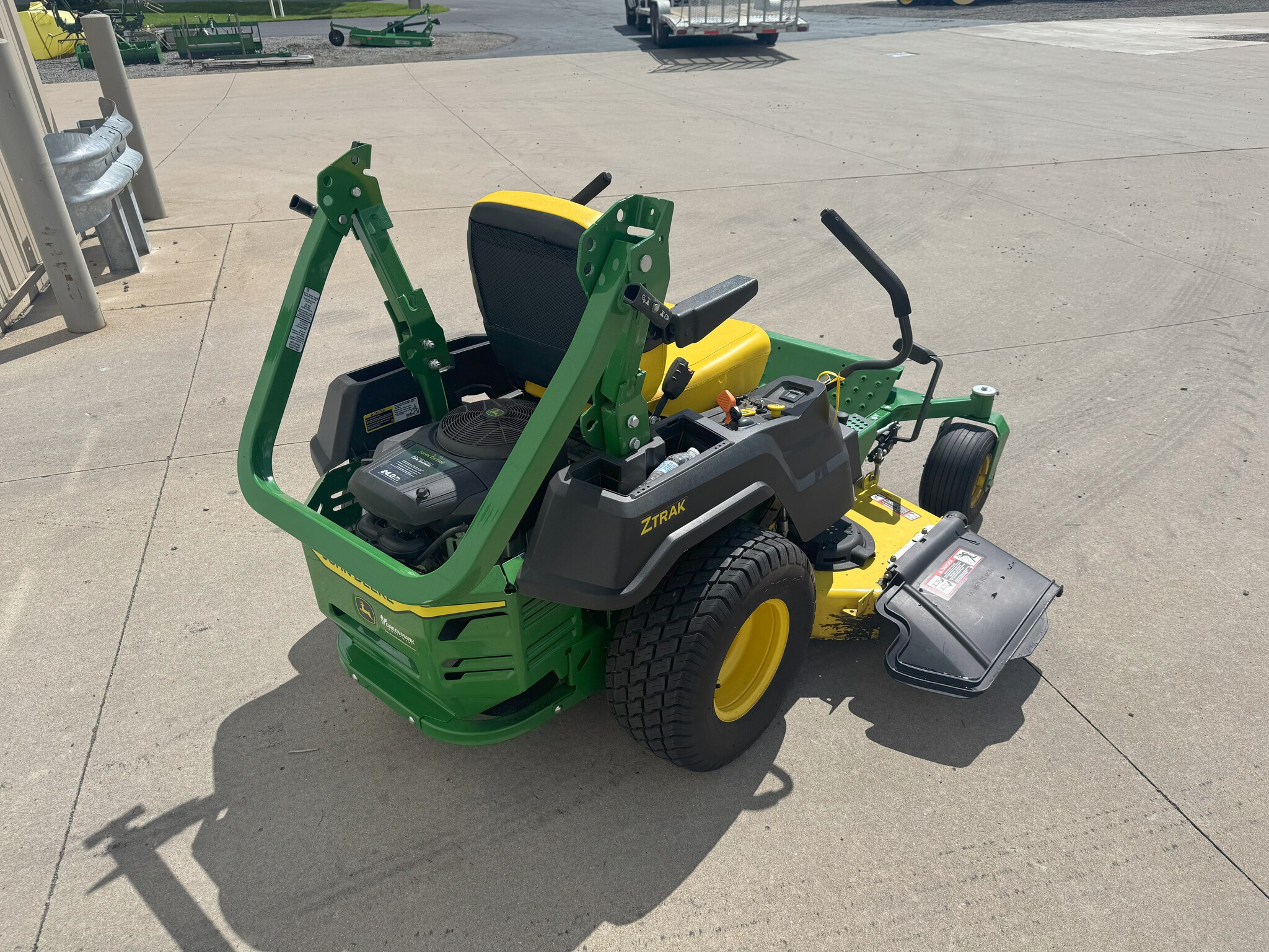 2021 John Deere Z515E Image 3