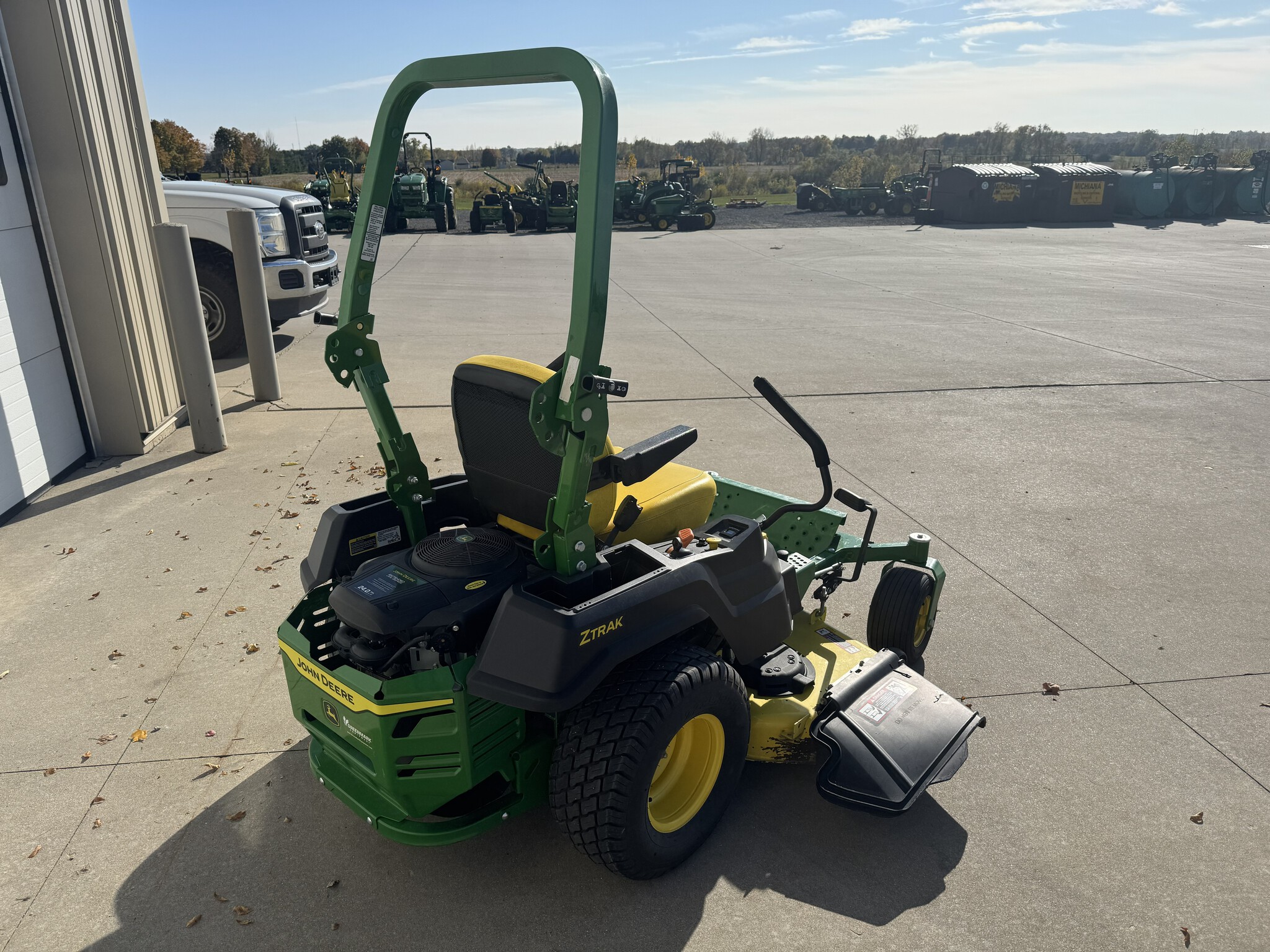 2021 John Deere Z515E Image 3