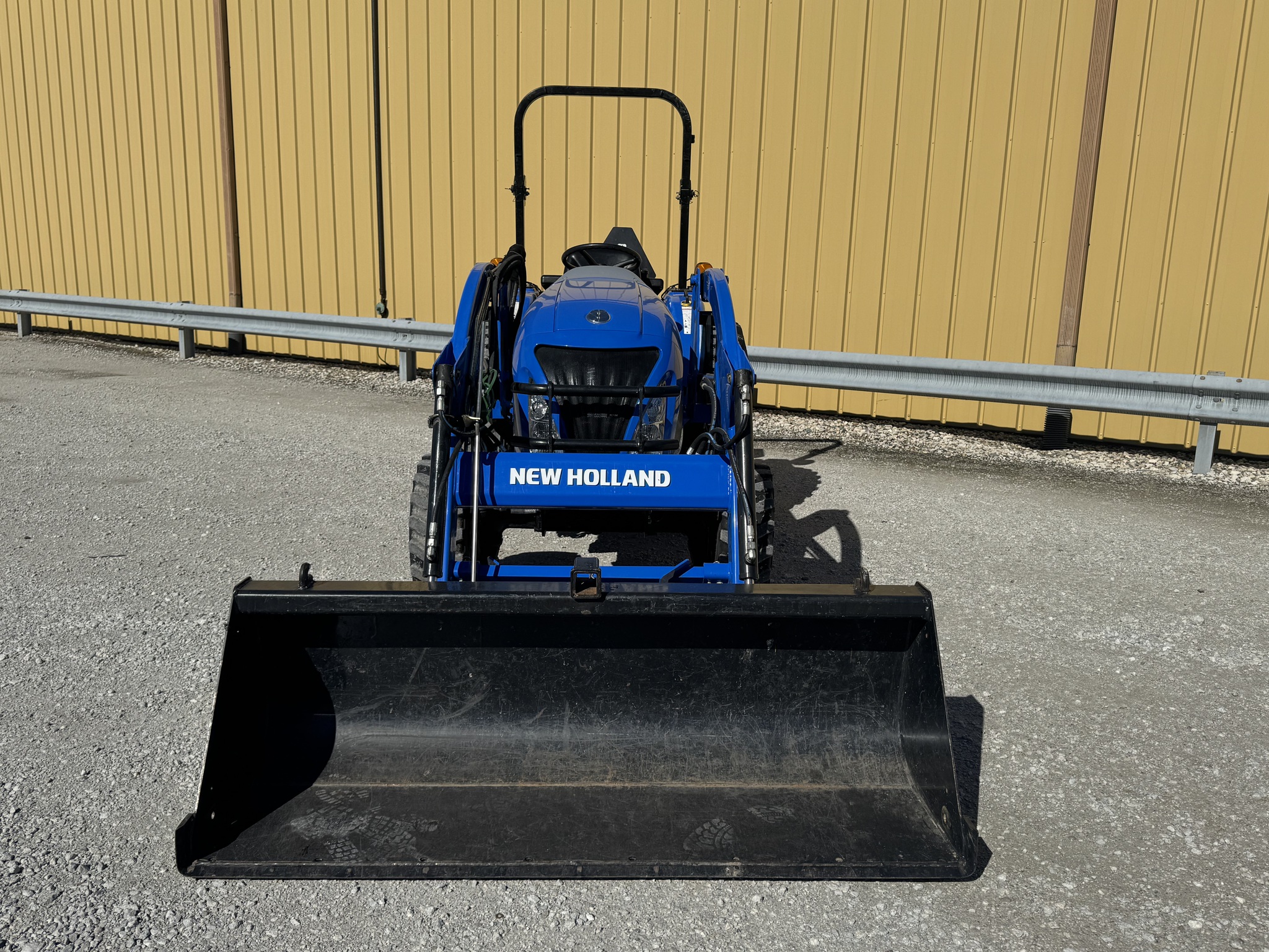 2017 New Holland Workmaster 40 Image 8