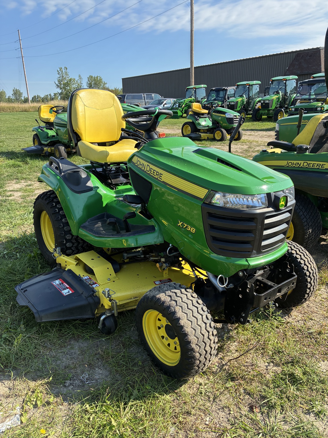 2013 John Deere X738 Image 1