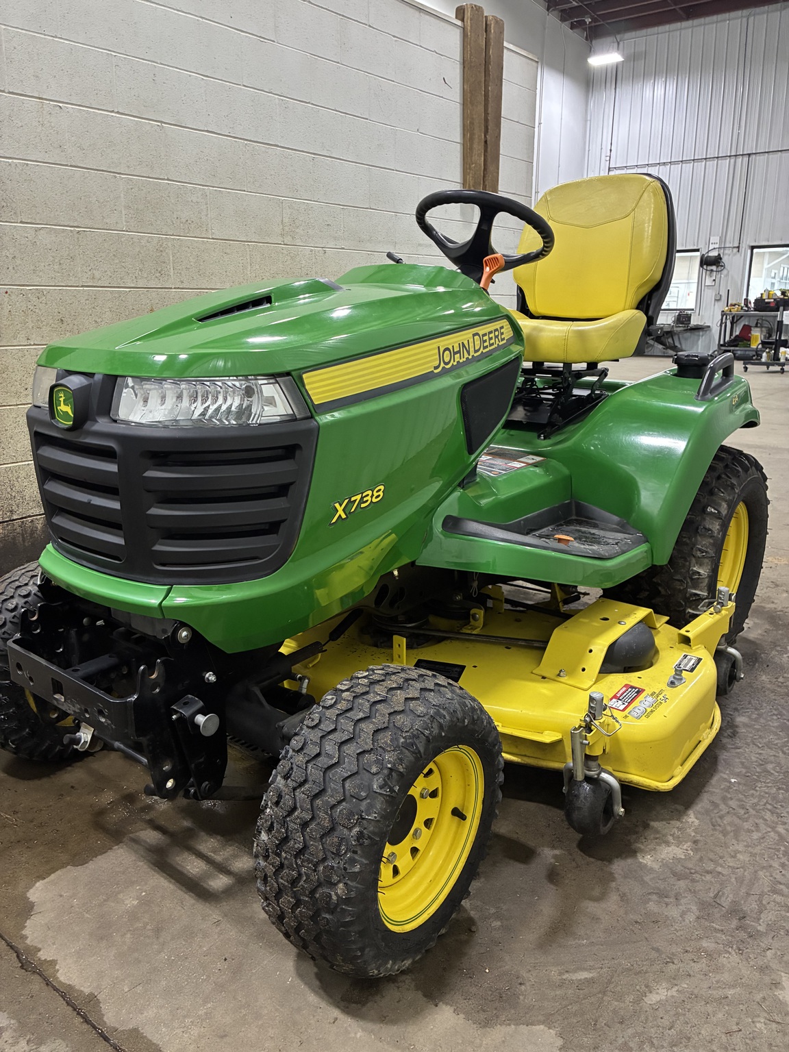2013 John Deere X738 Image 2
