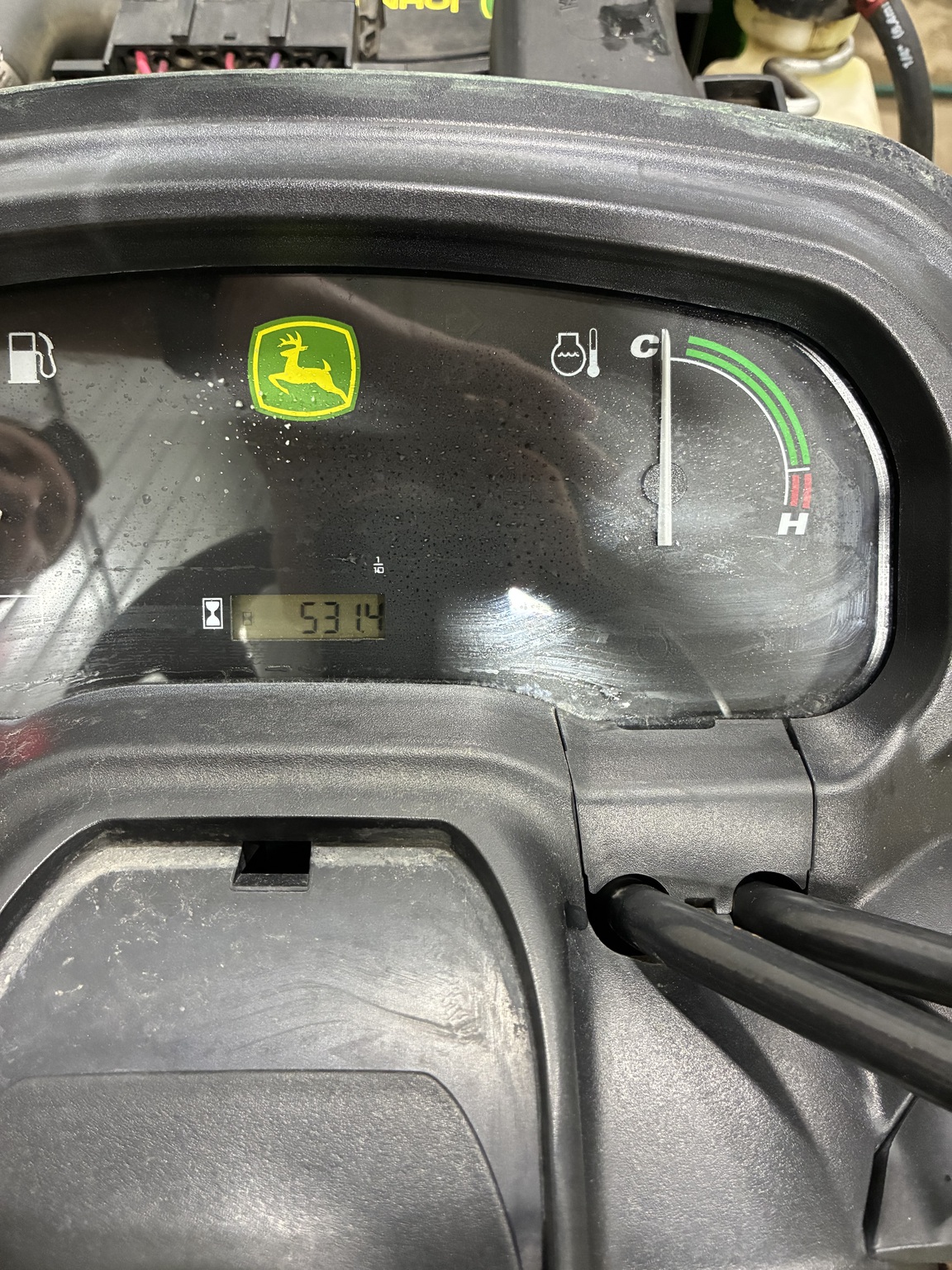2013 John Deere X738 Image 9