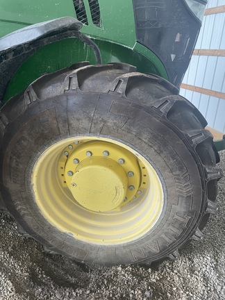 2013 John-Deere 7200R