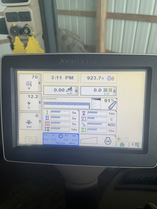 2013 John-Deere 7200R