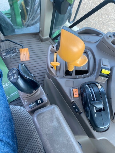 2020 John Deere 6140M Image 9