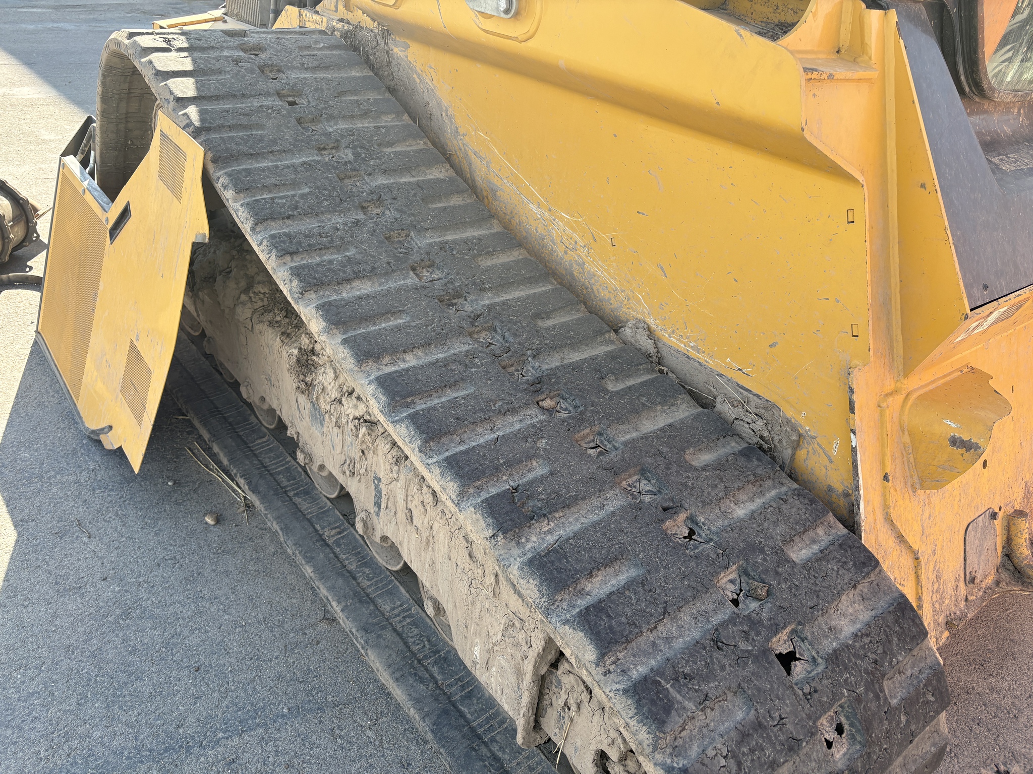 2019 John Deere 333G Image 9