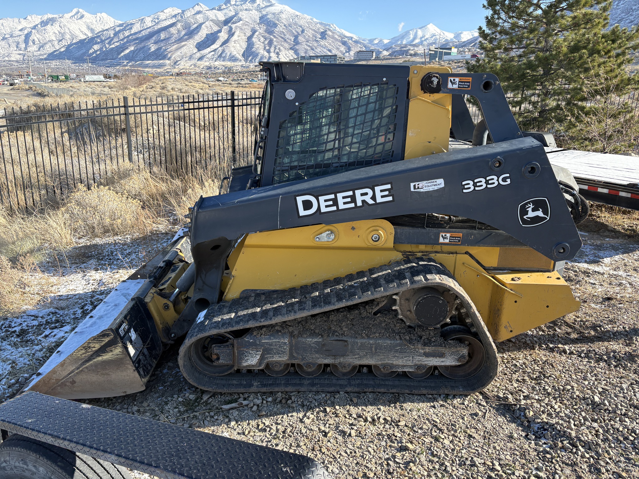 2019 John Deere 333G Image 2