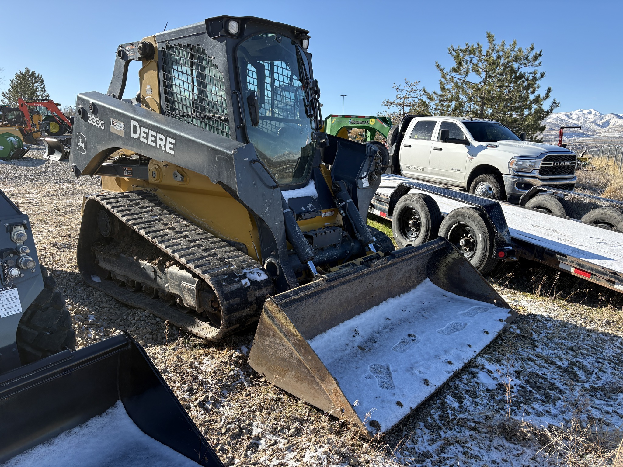 2019 John Deere 333G Image 6