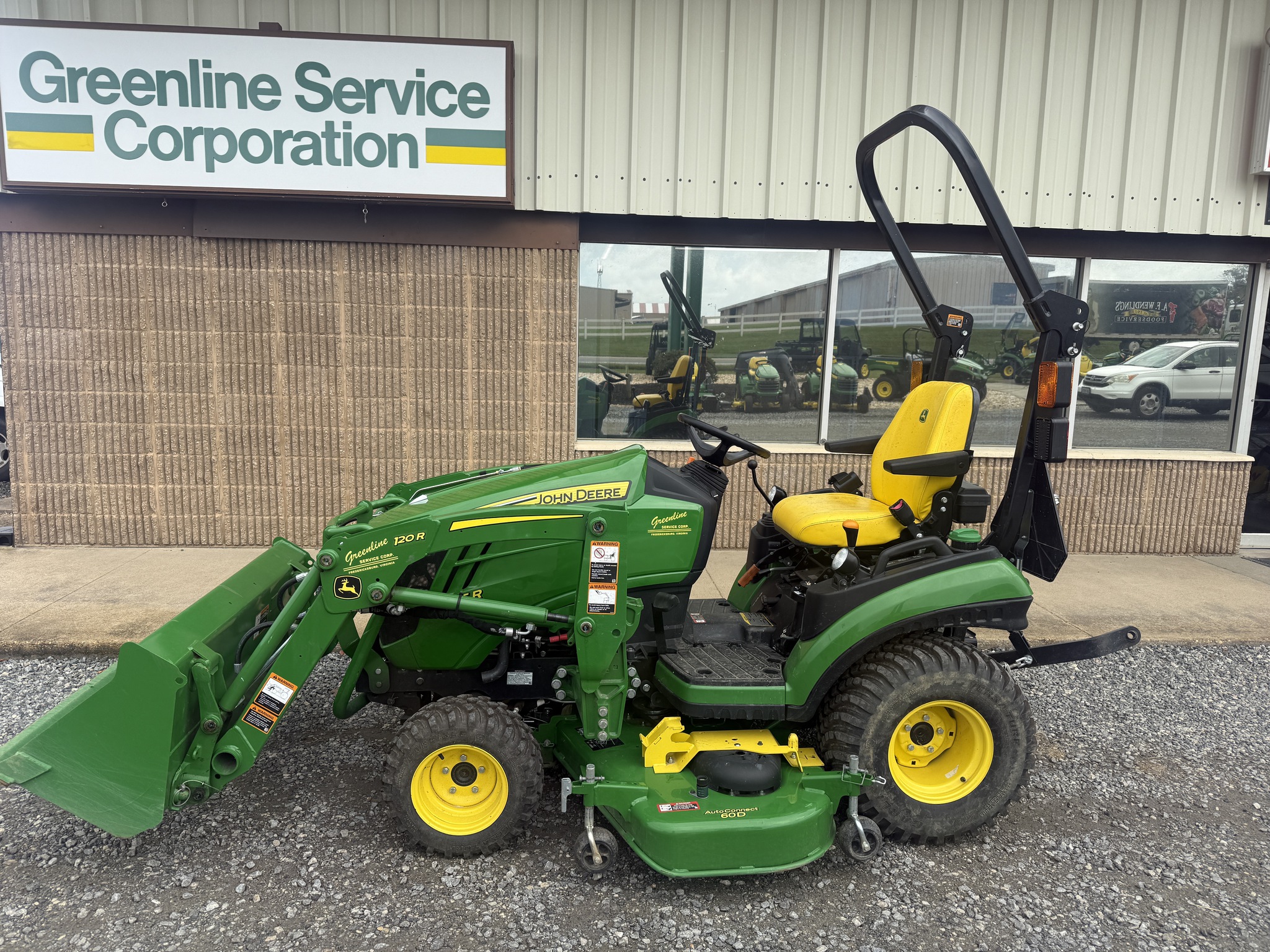 2023 John Deere 1025R Image 1