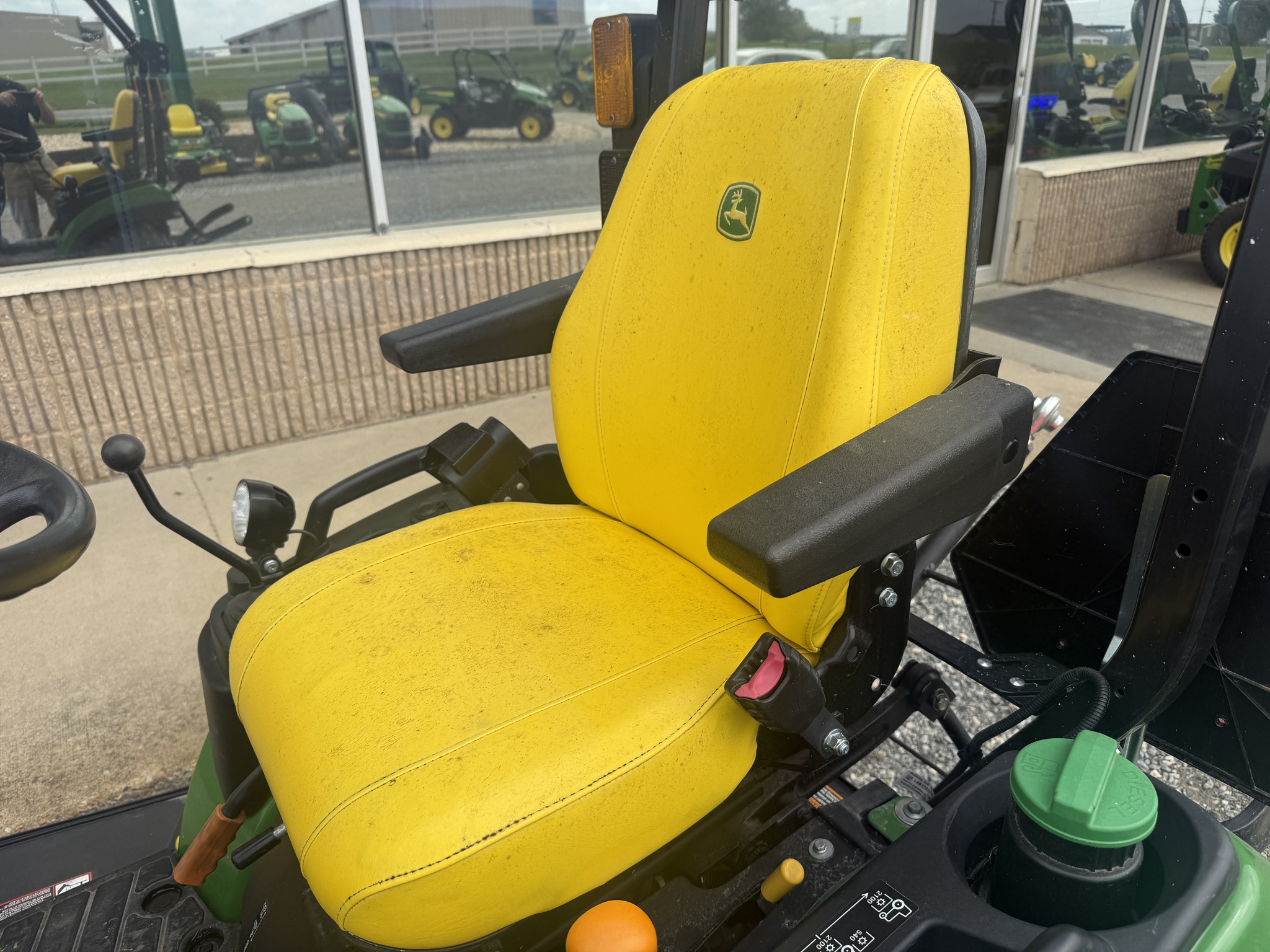 2023 John Deere 1025R Image 4