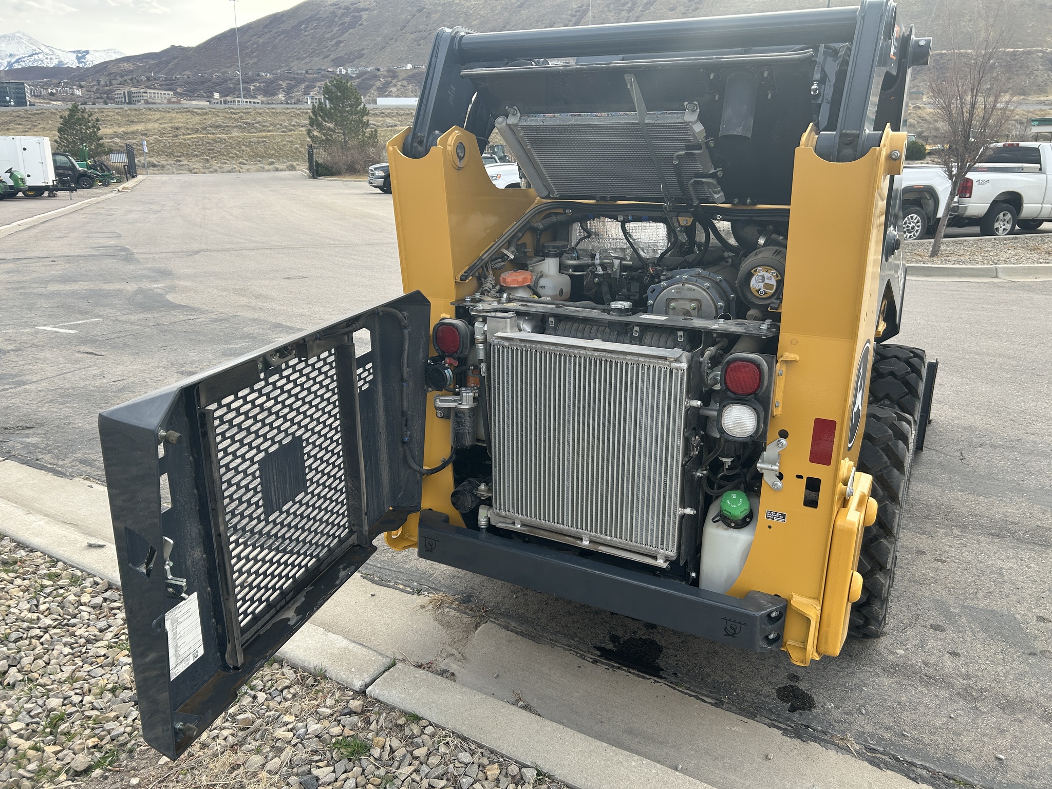 2024 John Deere 318G Image 7