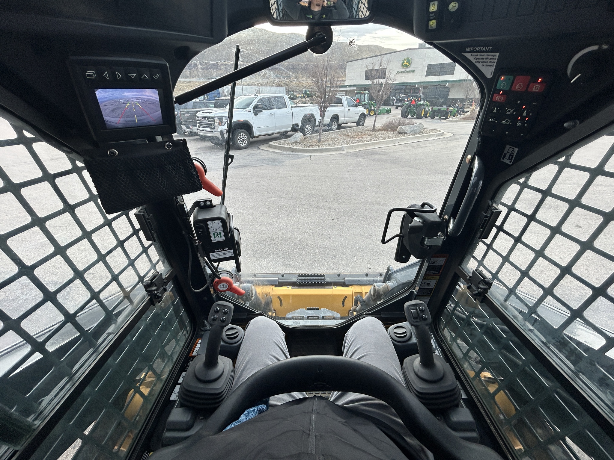 2024 John Deere 318G Image 15