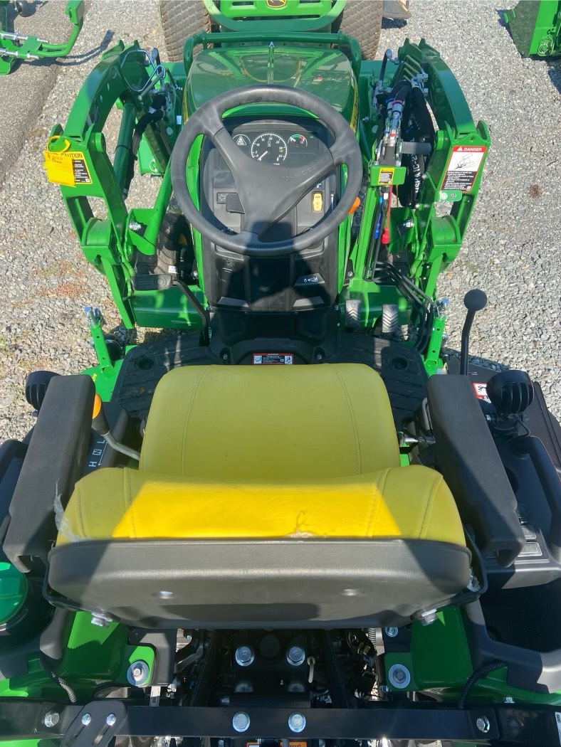 2024 John Deere 1025R Image 10