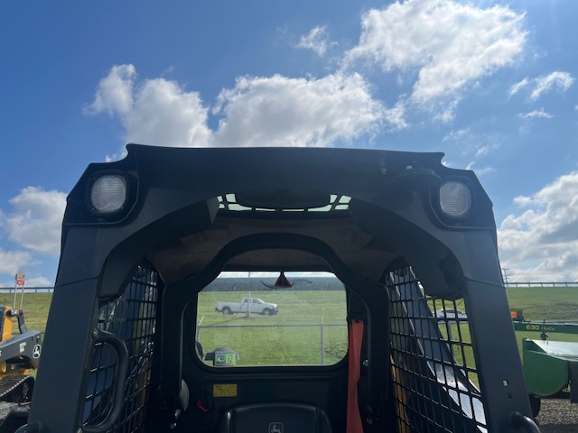 2022 John Deere 317G Image 16