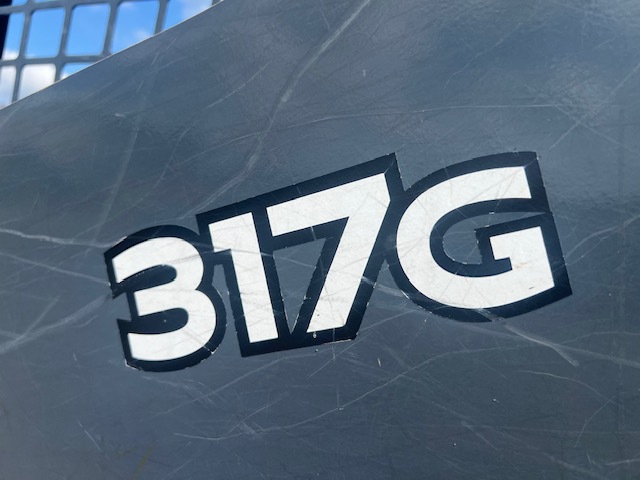 2022 John Deere 317G Image 17